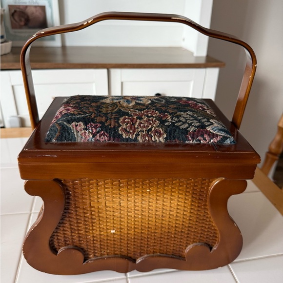Vintage Sewing Basket Woven Wicker Upholstered Floral Velvet Wooden Elegant - Picture 15 of 15